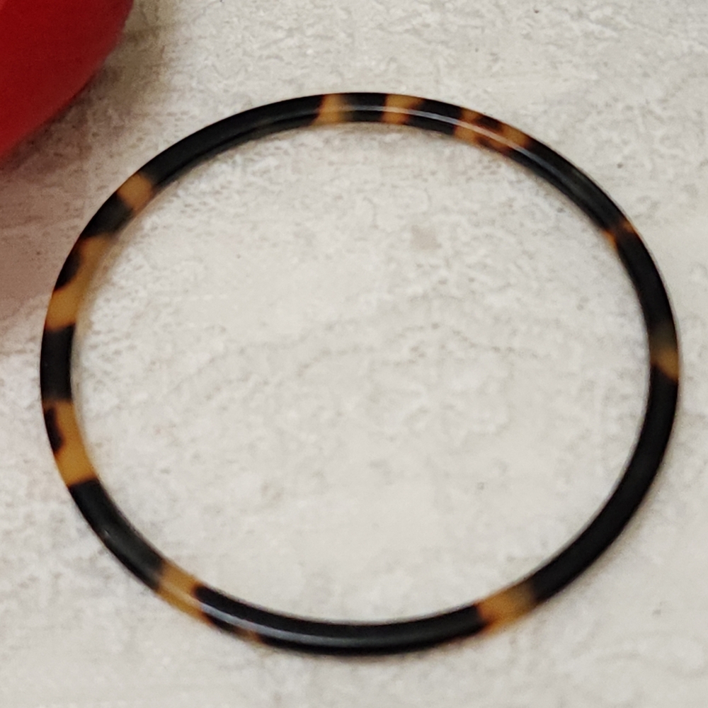2 Vintage Tortoise Shell Pattern Plastic Bracelets - image 5